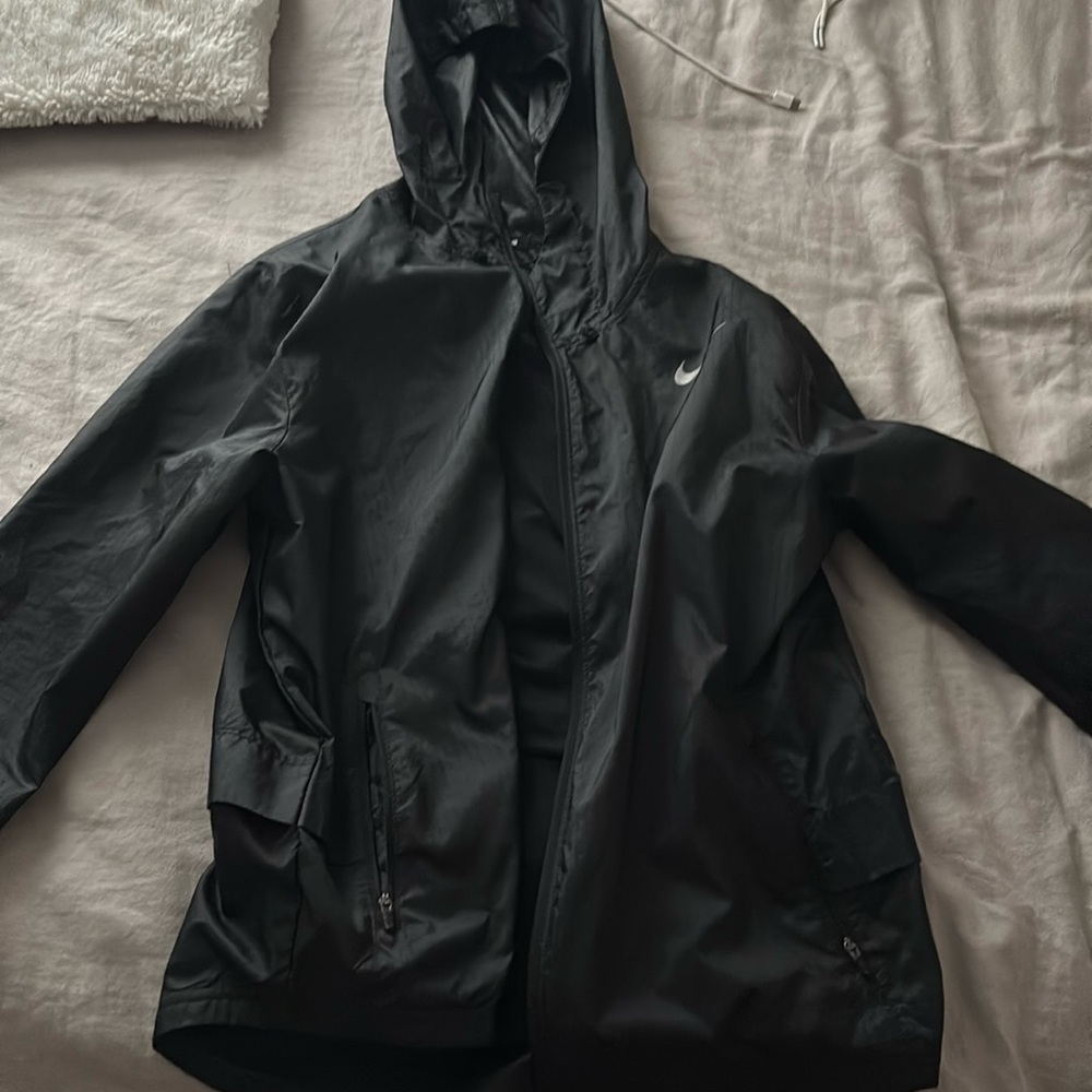 nike windbreaker